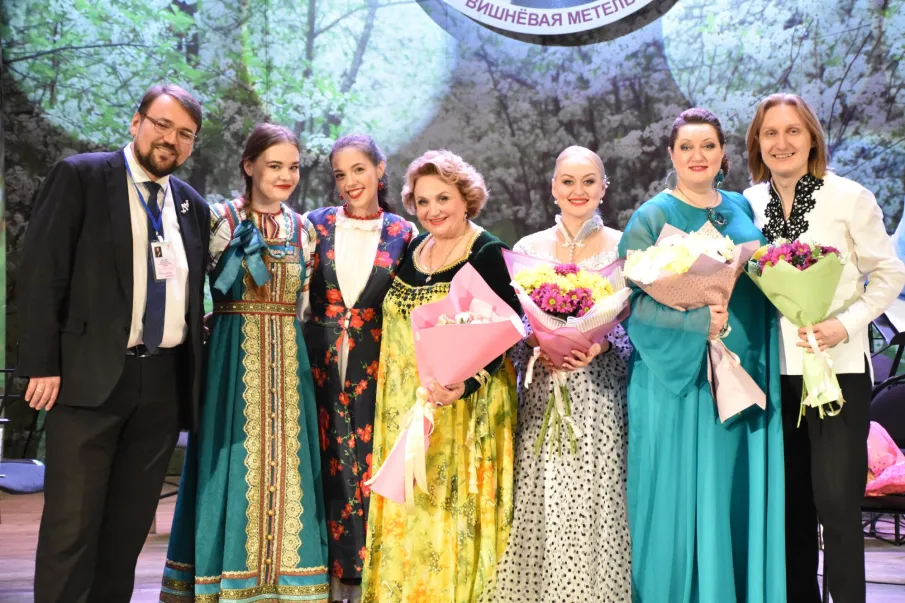 XII Всероссийский конкурс исполнителей народной песни «Вишневая метель» памяти Л.Г. Зыкиной, посвященного 95-летию со дня рождения великой русской певицы